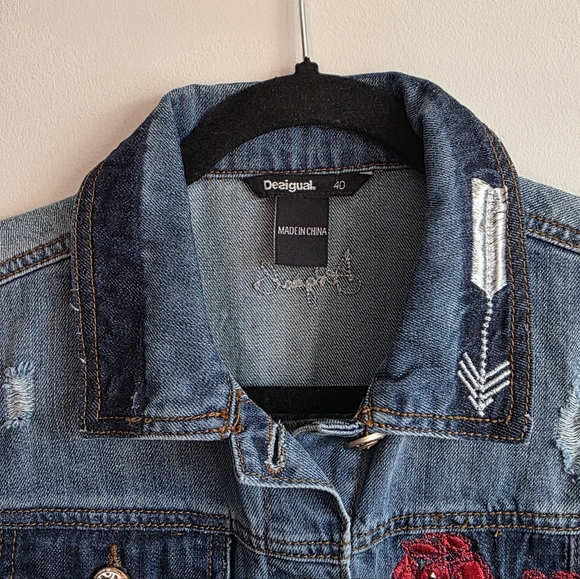 Desigual Gaelle Exotic Blue Denim Jacket with Floral Sleeves and Red Heart M - Picture 7 of 14